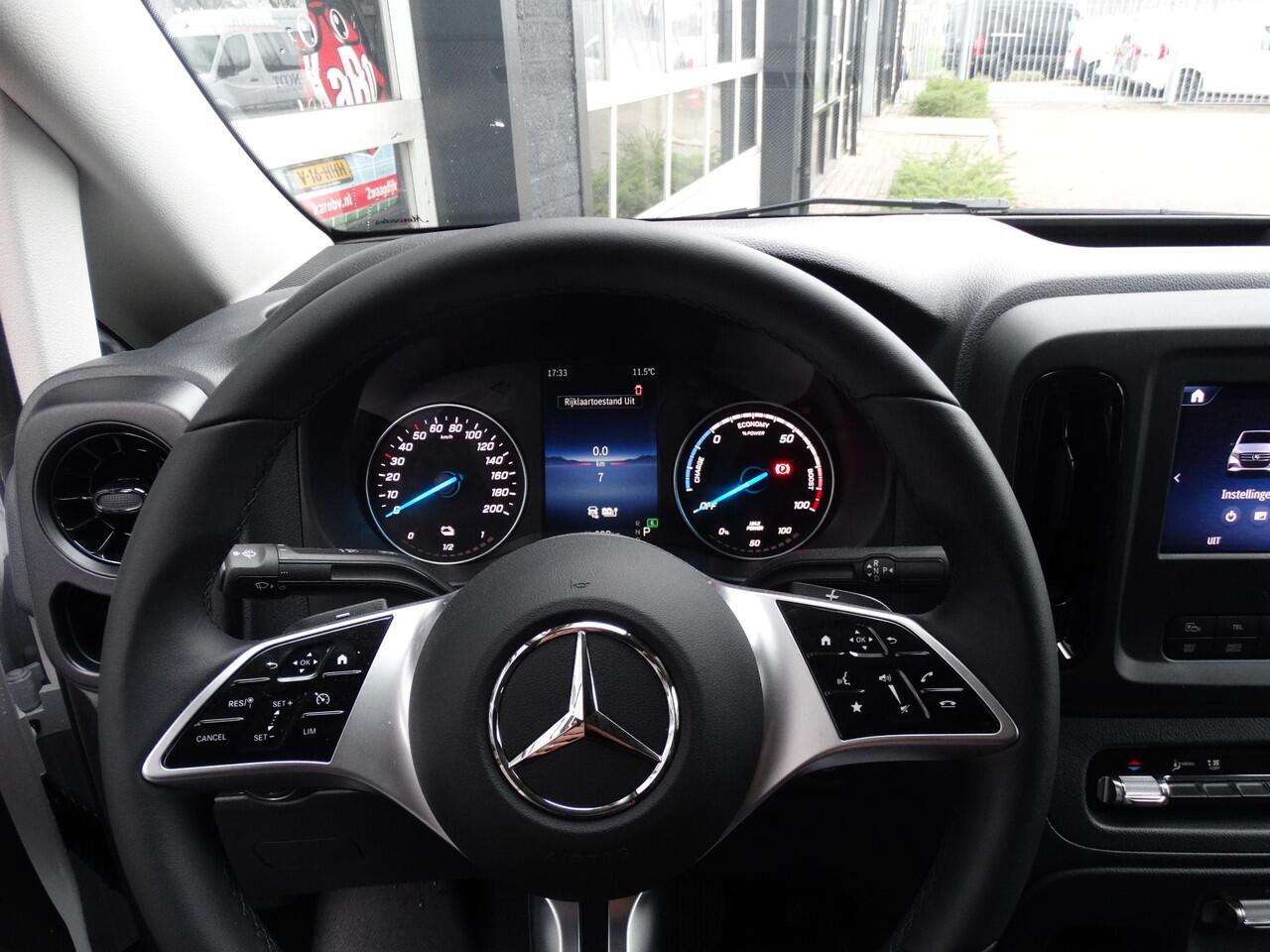 Mercedes-Benz VITO eVito 112 L2 60 kWh Mercedes-Benz eVito eVito 112 L2 66 kWh