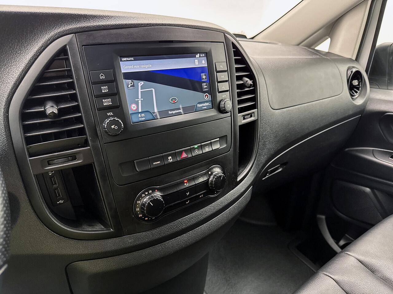 Mercedes-Benz VITO 116 CDI Extra Lang Led Trekhaak Navigatie Apple Carplay/Android Auto Cruise Control