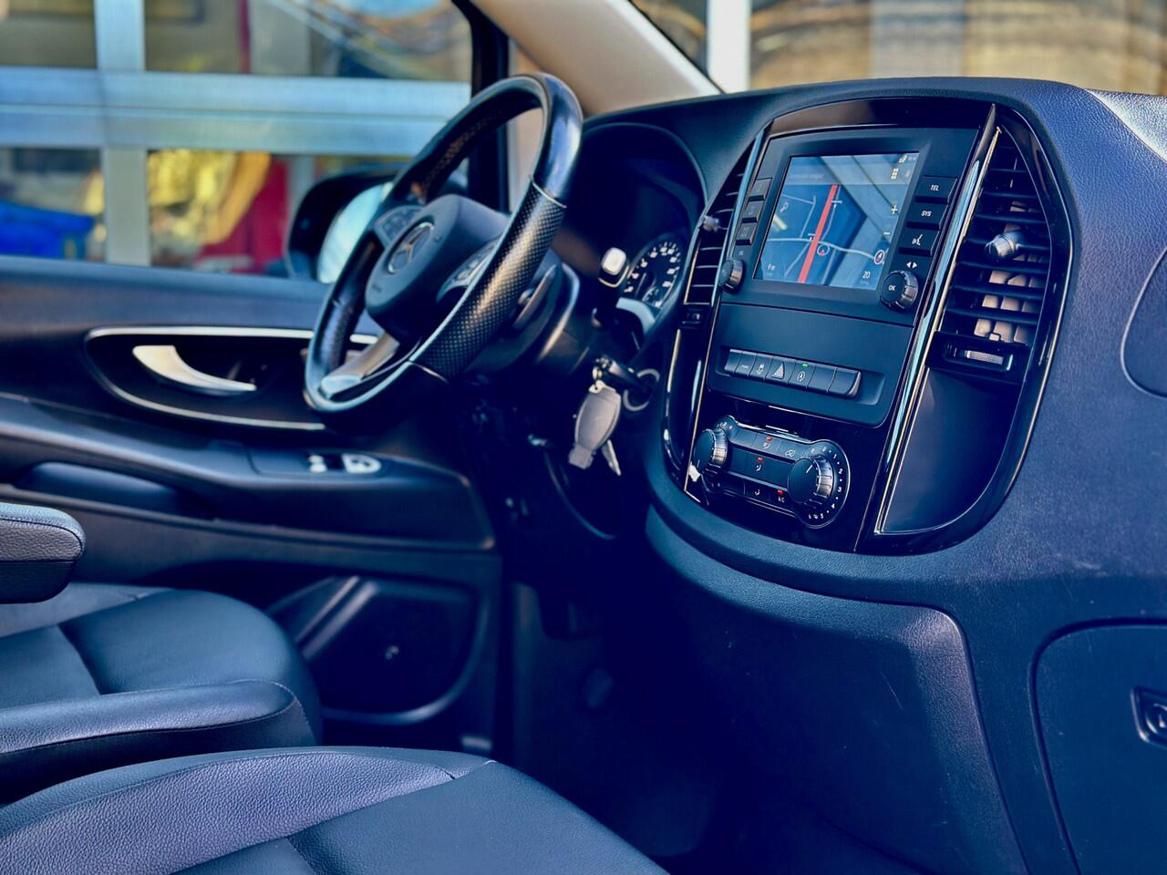 Mercedes-Benz VITO 116 CDI Lang | Automaat | Exclusive | Leer | 3-zits | Camera | Navigatie | LED | Stoelverwarming | Trekhaak | Ex btw