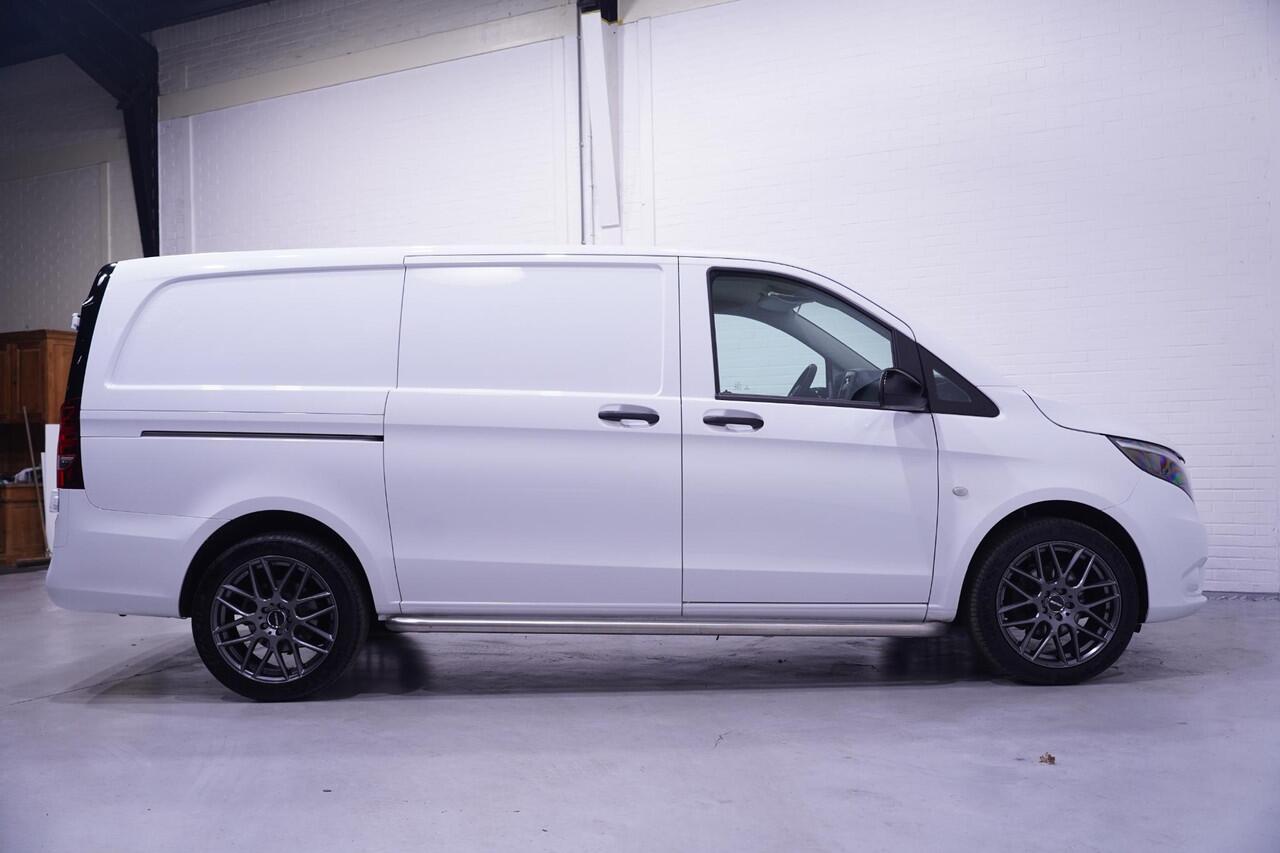 Mercedes-Benz VITO 114 CDI 136 pk Lang Airco, 19"LMV Sidebars, Bumpers in Kleur, Zwarte Grille, Cruise Control, 3-Zits