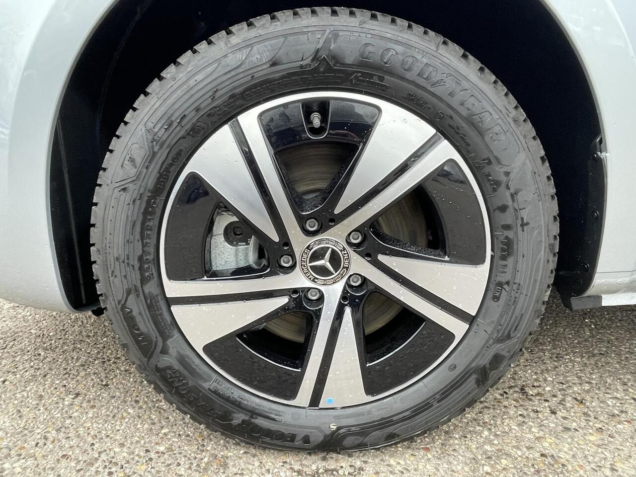 Mercedes-Benz VITO eVito 112 L2 60 kWh Mercedes-Benz eVito eVito 112 L2 66 kWh