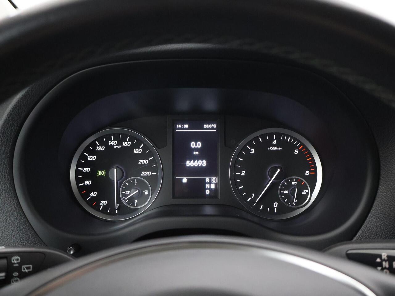 Mercedes-Benz VITO 124 CDI | Aut. | L3 XL | Dubbele Cabine | 237 PK | Navigatie | Bluetooth | Stoelverwarming | Cruise Control | Climate Control | 5-zits | Lederen Bekleding | 2500 KG. AHG | Certified