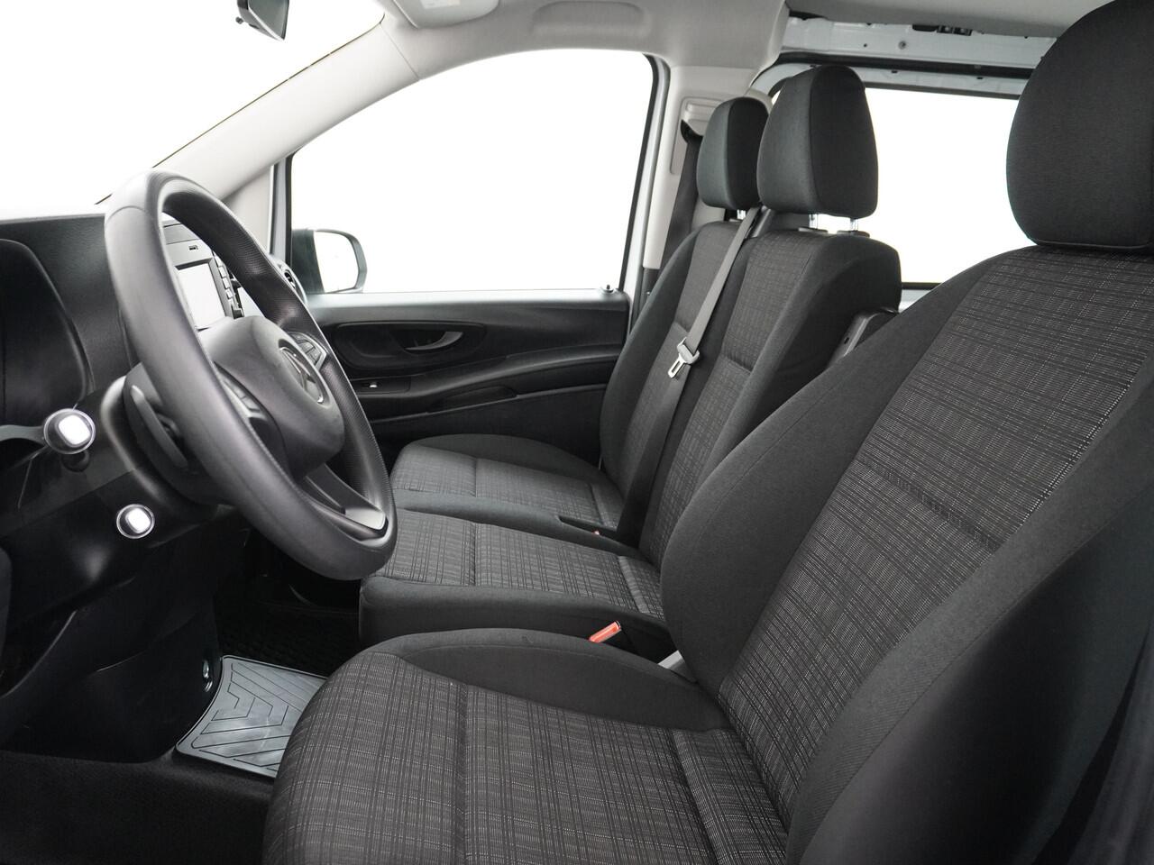 Mercedes-Benz VITO 114 2.2CDI 136PK AUT-7 D.C 6-Pers. Dubbele Cabine Lang Airco Navi Camera Pdc Bluetooth Cruise Control Regen-Lichtsensor Pdc Betonplex Vloer Schuifdeur Imperiaal 1e Eigenaar Euro 6