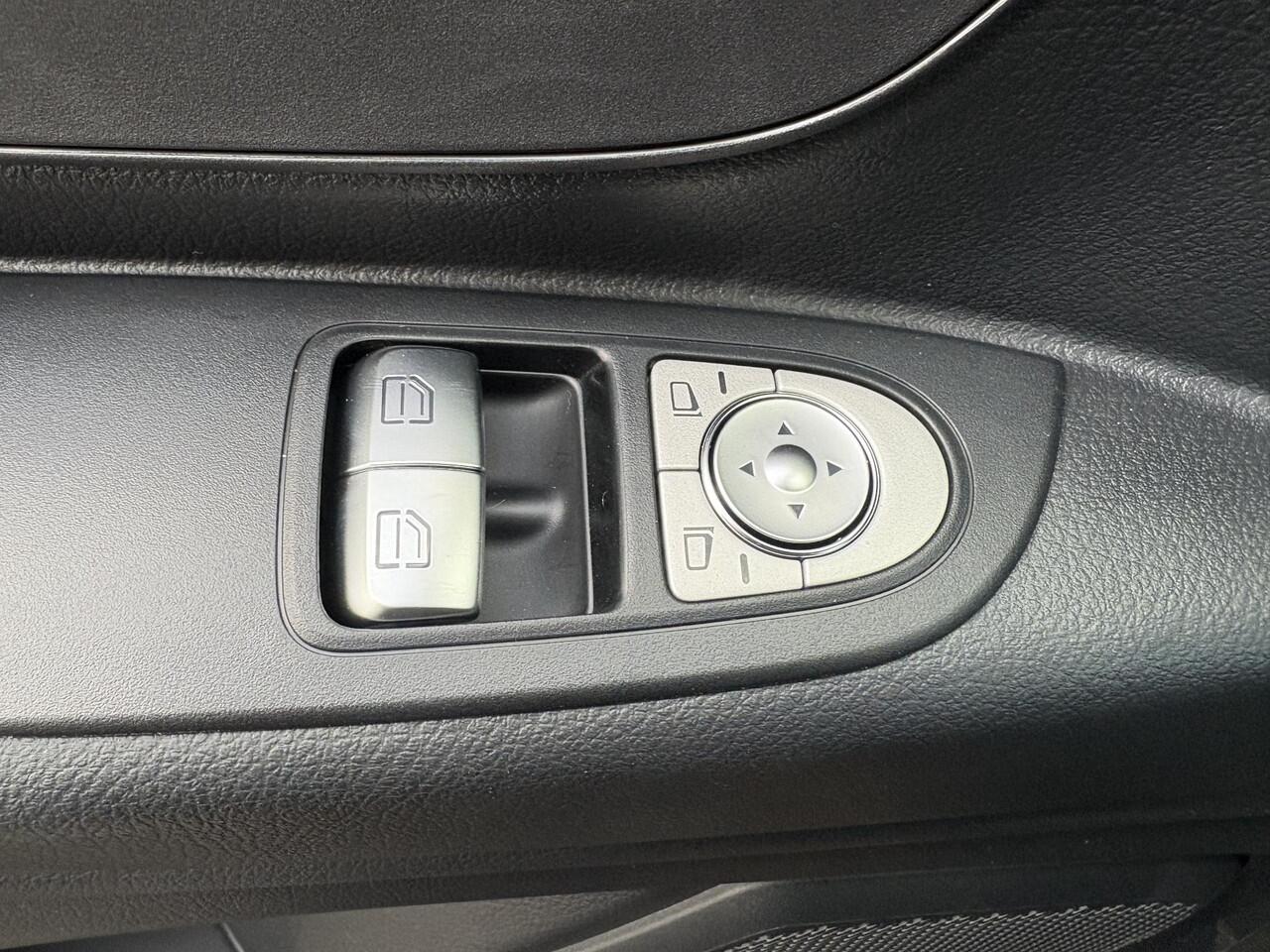 Mercedes-Benz VITO eVito 112 L2 60 kWh Mercedes-Benz eVito eVito 112 L2 66 kWh