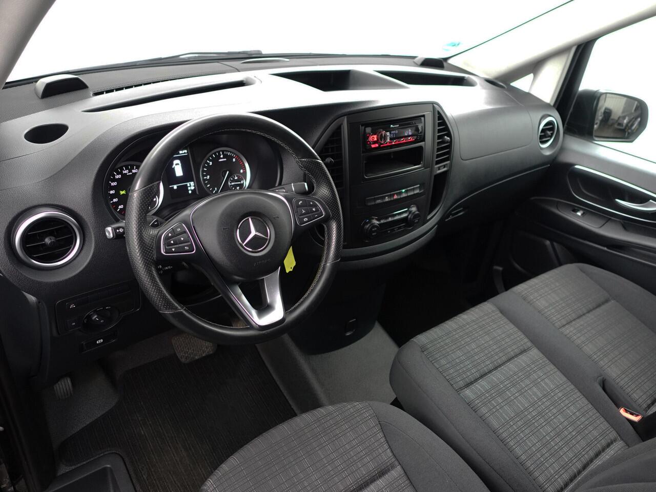 Mercedes-Benz VITO 116 CDI Lang AMG line Automaat 3 persoons I Facelift model I Xenon I Sidebars I LMV