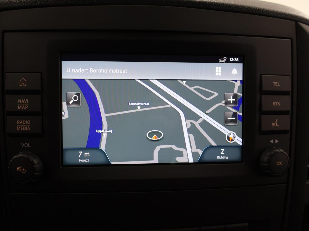 Mercedes-Benz VITO eVito Bestelwagen 66 kWh L2 | Navigatie | Cruisecontrol | Stoelverwarming | Achteruitrijcamera |