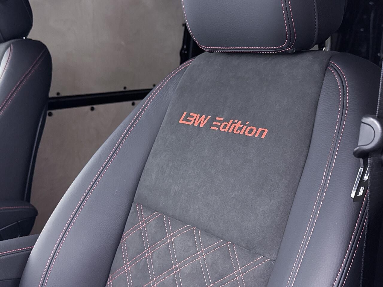 Mercedes-Benz VITO 119 CDI L3 Pro *Edition* Leder/alcantara 19"inch AMG Led multibeam Trekhaak 2x schuifdeur Extra lang