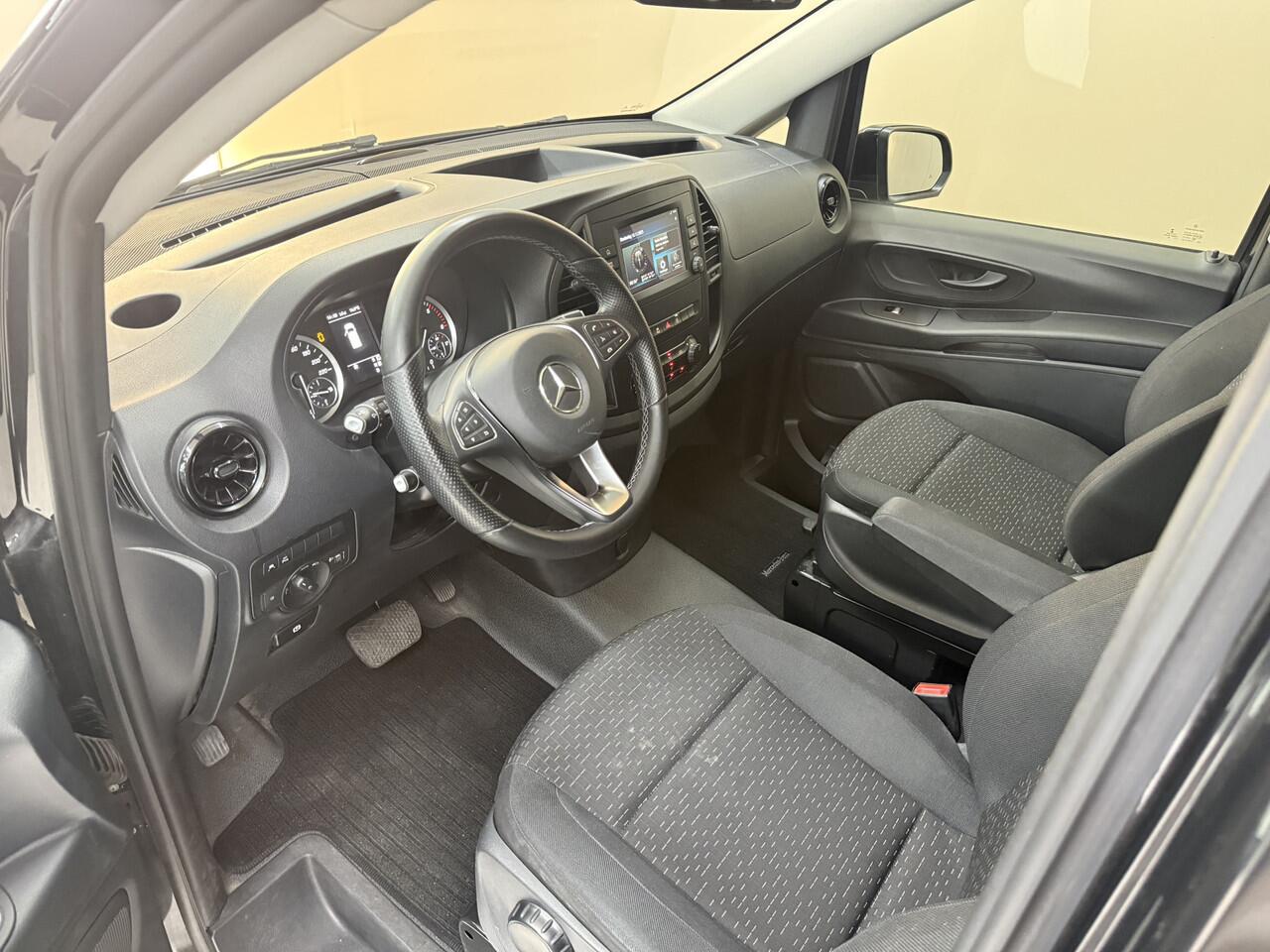 Mercedes-Benz VITO 116 CDI Lang DC Comfort, 164Pk, 2022, Dubbel Cabine, Parkeersensoren, Navigatie, Lichtmetalen velgen, Trekhaak, Achteruitrijcamera, Cruise control,