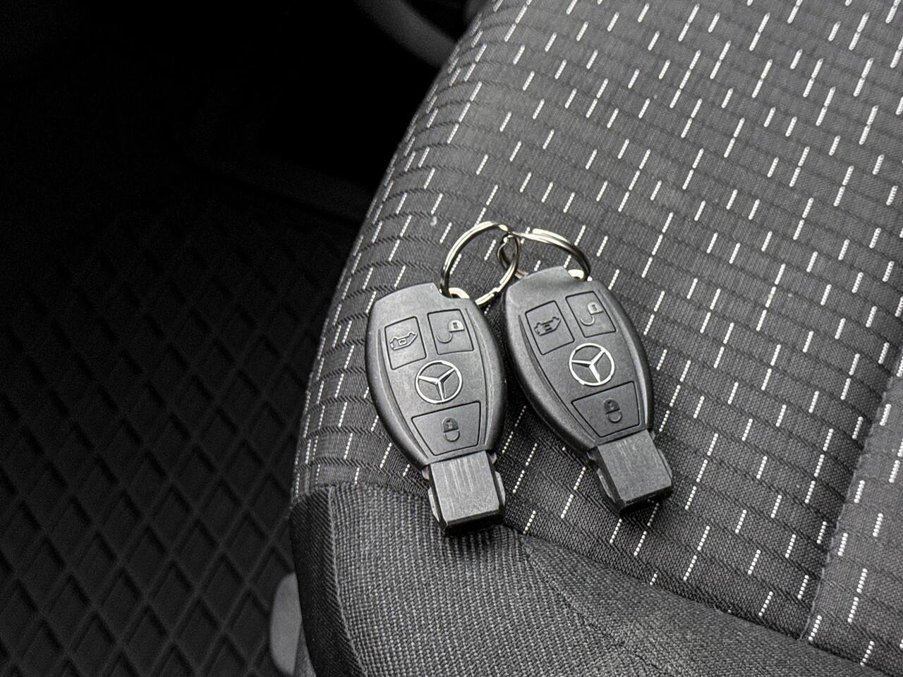 Mercedes-Benz VITO 114 CDI Extra Lang DC 19 inch AMG Dubbele Cabine XL LED Trekhaak Apple Carplay/Android Auto Achteruitrijcamera Cruise Control