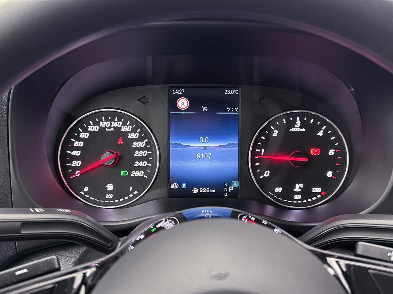 Mercedes-Benz VITO 116 L2 Pro Multibeam Led Trekhaak Achteruitrijcamera met sonsoren Betimmering Cruise Control