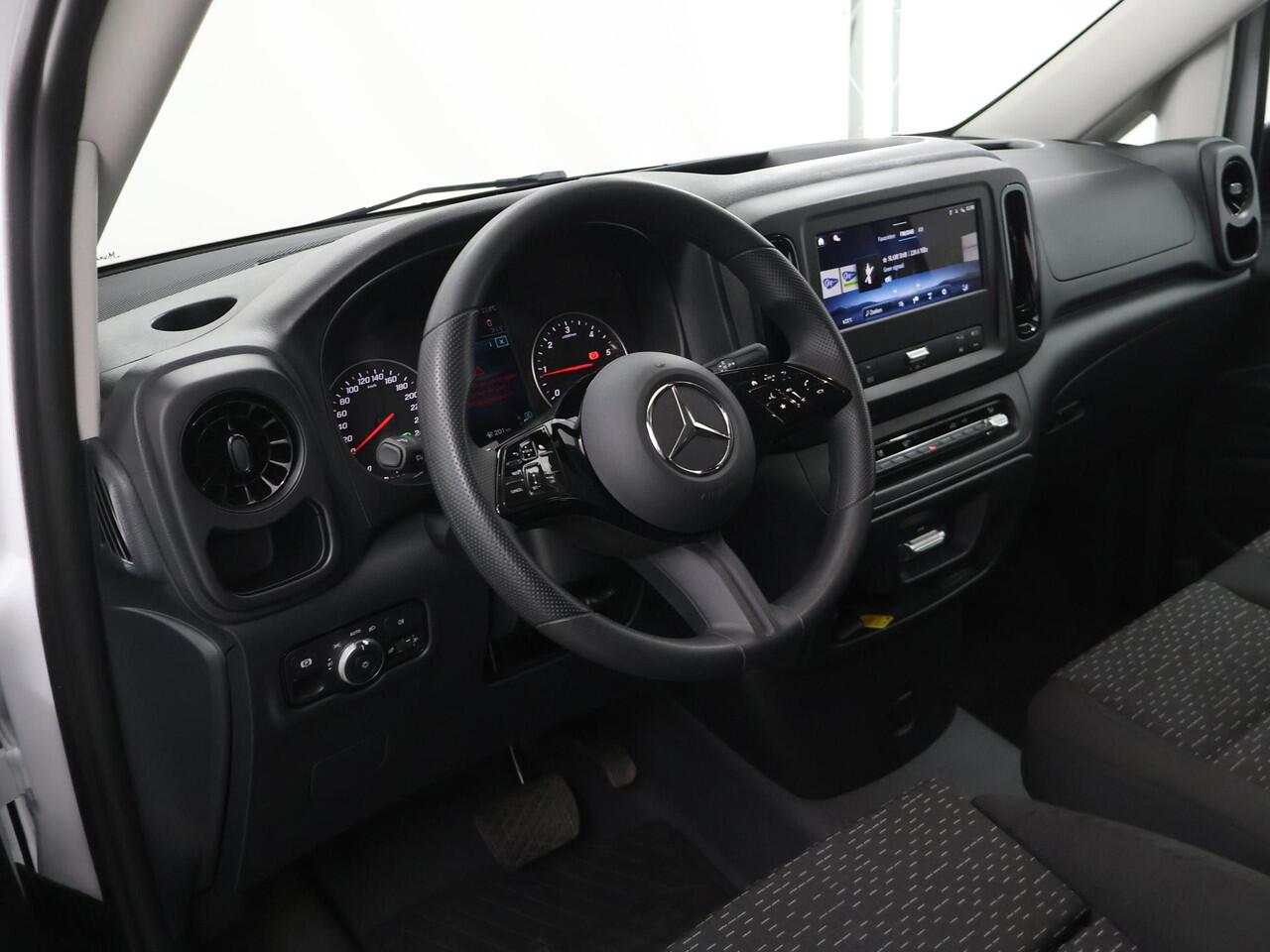 Mercedes-Benz VITO 116 CDI Aut. | L3 Pro | Keyless Go | Navigatiesysteem | Cruise Control | Parkeercamera | 3-zits | Stoelverwarming | 270° Achterdeuren | MODEL 2025 | Certified