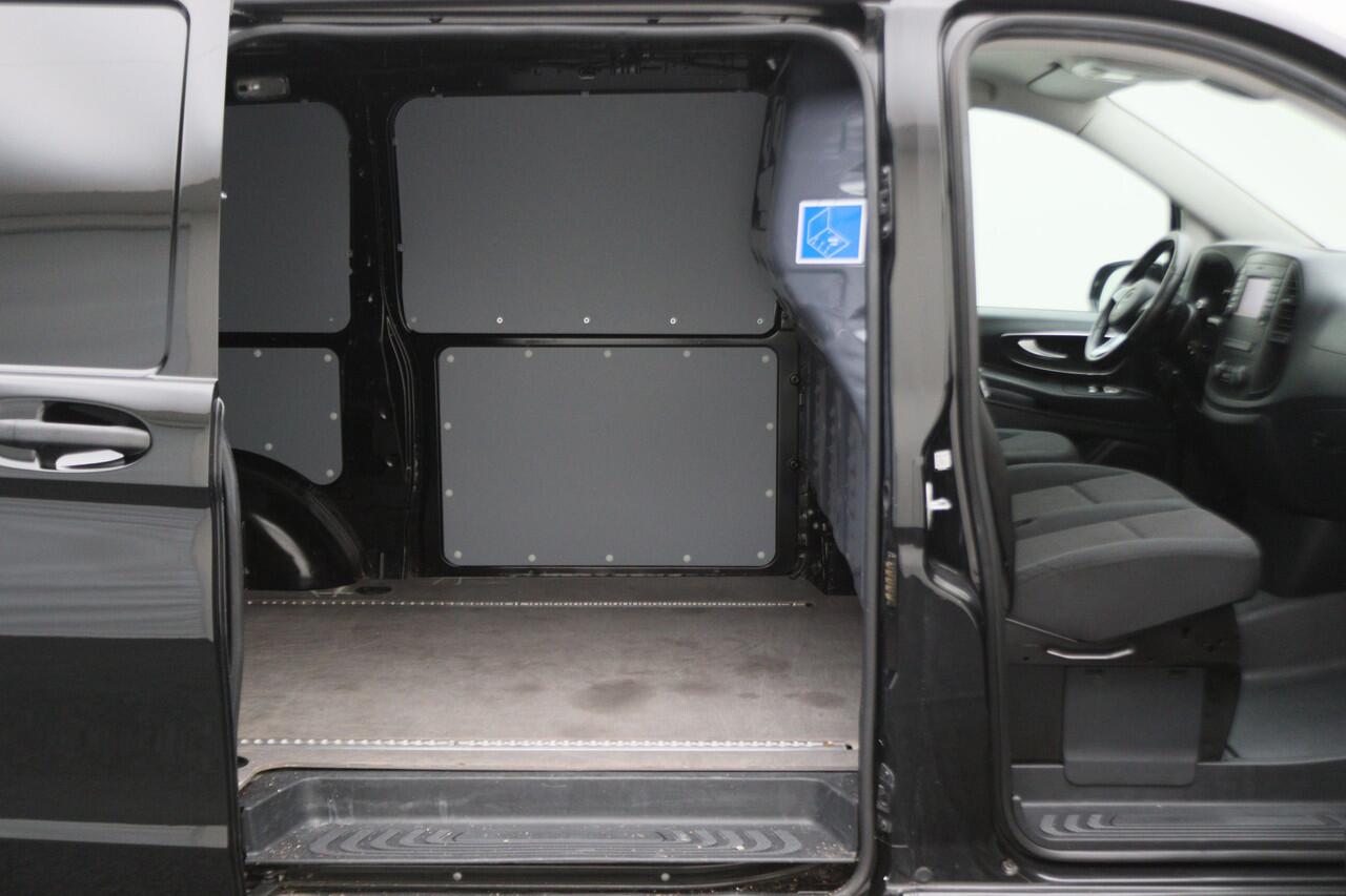 Mercedes-Benz VITO 116 CDI Automaat 3-Zits, Climate, Cruise, Navigatie, Bluetooth, PDC, LED, Side Steps, 19''