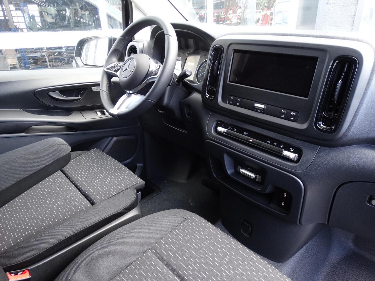 Mercedes-Benz VITO eVito 112 L2 60 kWh Mercedes-Benz eVito eVito 112 L2 66 kWh