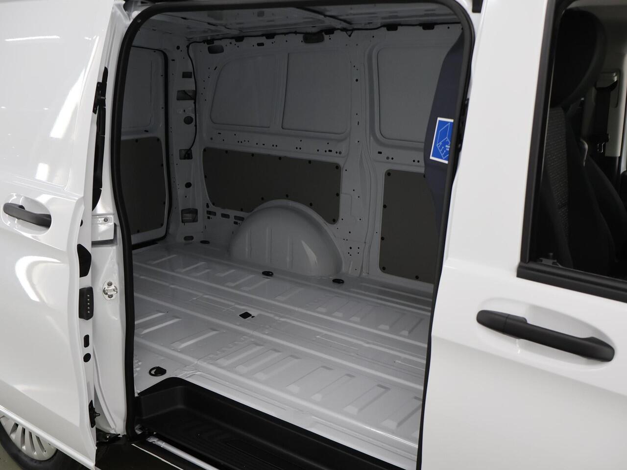 Mercedes-Benz VITO Bestelwagen 114 CDI L2 PRO | Achterdeuren | Trekhaak 2500 KG | Achteruitrijcamera | Dodehoekassistent |