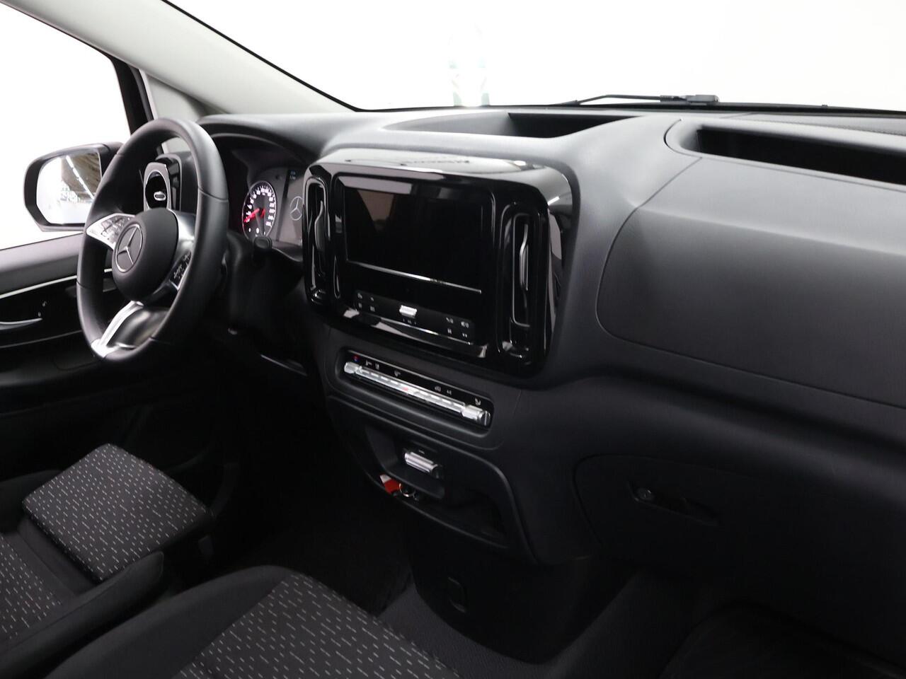 Mercedes-Benz VITO 114 CDI | Aut. | Lang L2 | Pro | Parkeercamera | Airco | Stoelverwarming | 3-zits | 2500 KG. Trekhaak | Cruise Control | Achterdeuren | Comfort Bestuurdersstoel | Certified