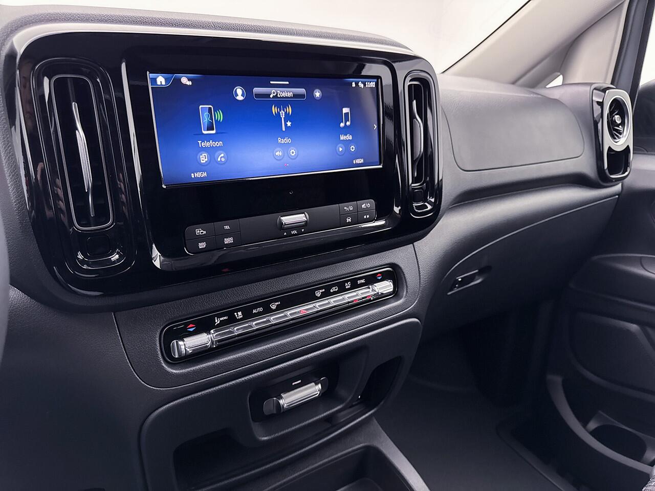 Mercedes-Benz VITO 119 CDI Pro 19" Lichtmetaal Sidebars Dubbele Schuifdeur Multibeam LED Trekhaak Achteruitrijcamera Betimmering