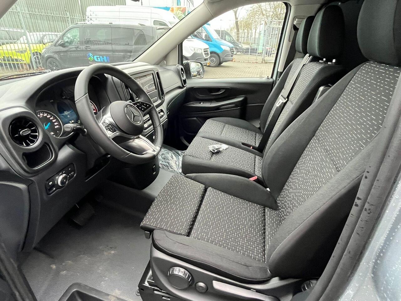 Mercedes-Benz VITO eVito 112 L2 60 kWh Mercedes-Benz eVito eVito 112 L2 66 kWh