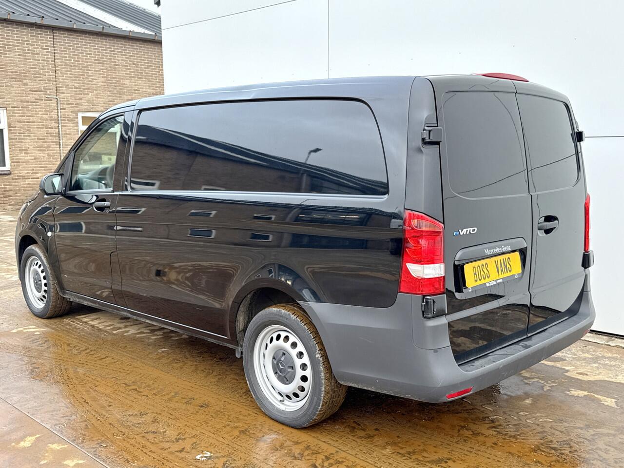 Mercedes-Benz VITO eVito 112 Elektrisch L2H1 66kWh 280km WLTP 96% (SOH) Snelladen Climate Control Cruise Control Carplay Camera Stoelverwarming