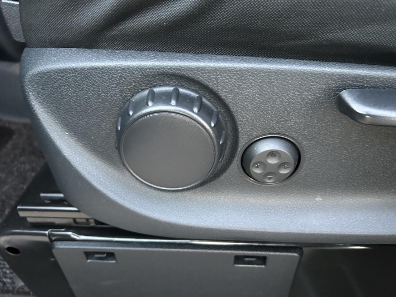 Mercedes-Benz VITO 116 CDI L3 Pro 2500KG Trekhaak / MBUX / Camera / Navigatie / Cruise control / Airco / Achterdeuren