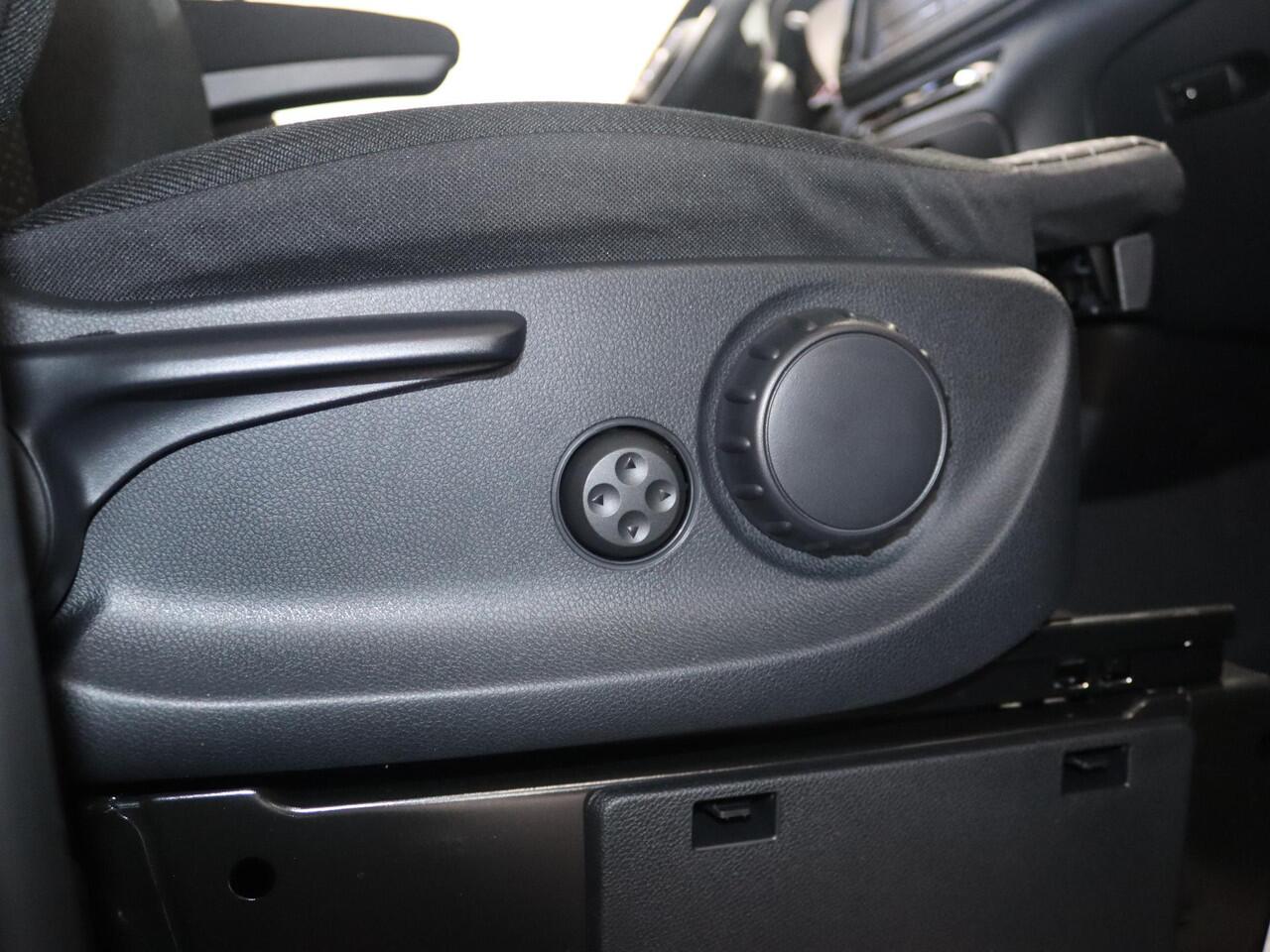 Mercedes-Benz VITO 114 CDI Bestelwagen L2 PRO | Trekgewicht 2500 kg | Achteruitrijcamera | Climate Control | Dodehoekassistent | Achterdeuren |