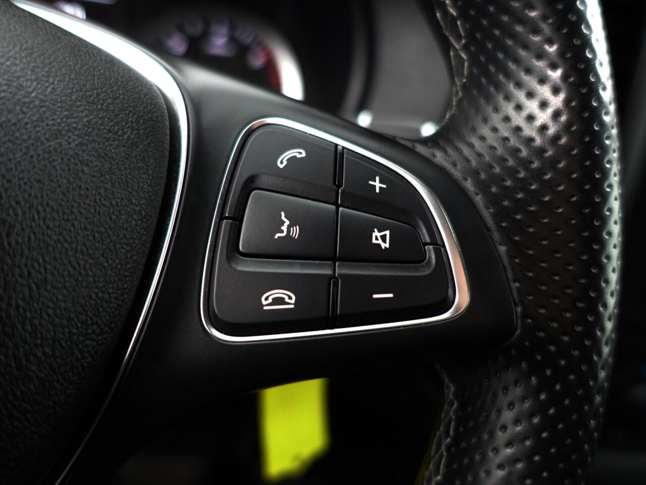 Mercedes-Benz VITO 116 CDI Lang AMG line Automaat 3 persoons I Facelift model I Xenon I Sidebars I LMV