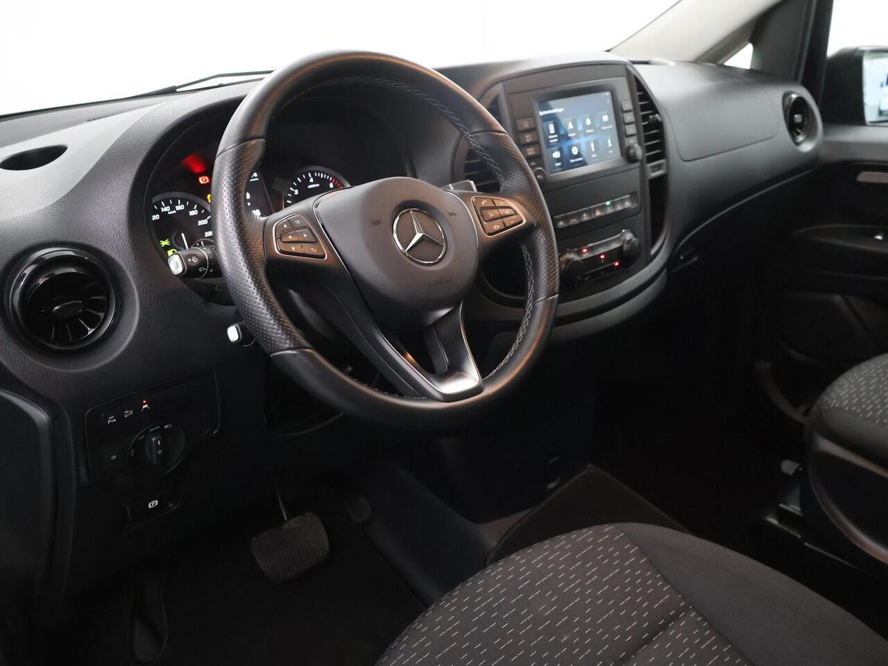 Mercedes-Benz VITO 119 CDI Aut. | 4X4 | Lang L2 | Dubbele Cabine | Schuifdeur L+R | LM Velgen | 5-zits | Airco | Navigatie | Stoelverwarming | Cruise Control | Parkeerpakket | Certified