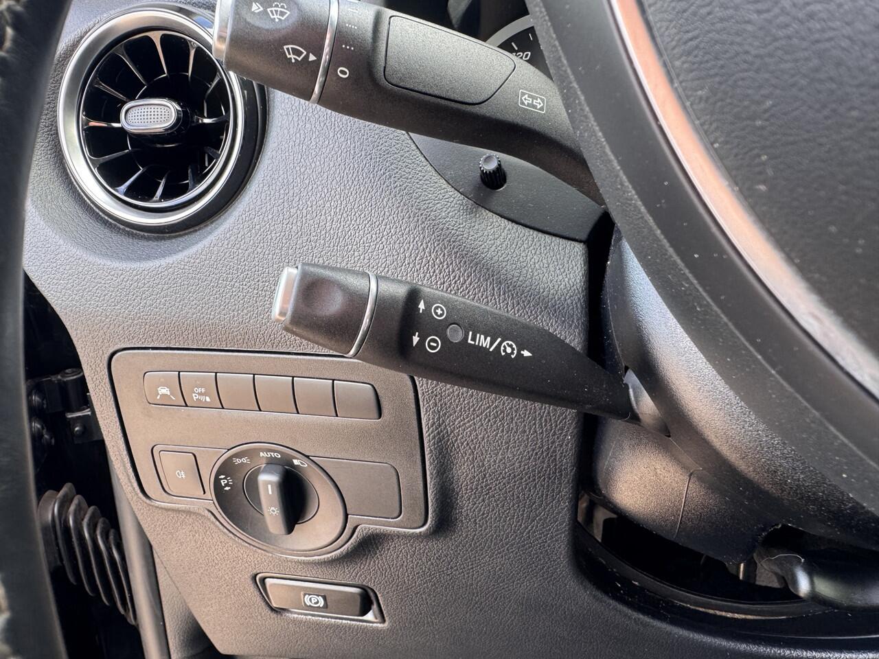 Mercedes-Benz VITO 114 CDI | Automaat | Leer | 2x Schuifdeur | Trekhaak | Camera | Blind-Spot |