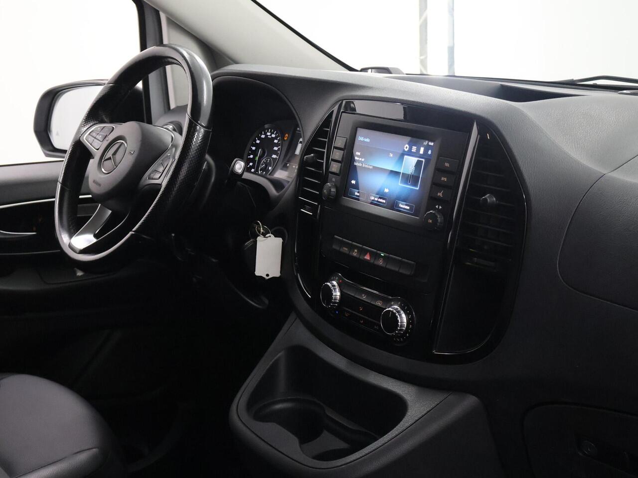 Mercedes-Benz VITO 119 CDI | Aut. | Lang L2 | 4X4 | Lederen Bekleding | Parkeercamera | 2-zits | LED Koplampen | Cruise Control | LM Velgen | Inrichting | Stoelverwarming | Certified