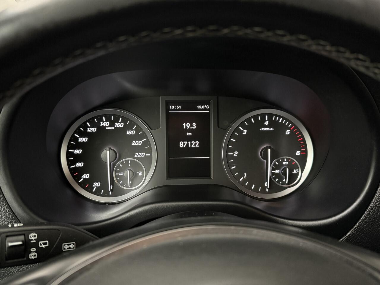 Mercedes-Benz VITO 116CDi Lang Business | Led | Trekhaak | Navigatie | Camera | 3-Persoons | Airco | Cruise