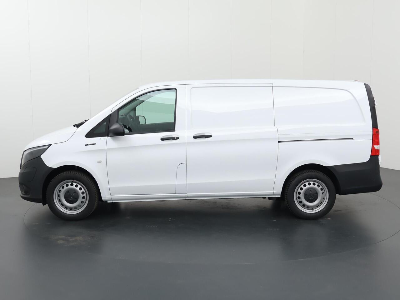 Mercedes-Benz VITO eVito Bestelwagen 66 kWh L2 | Stoelverwarming | Navigatie | Parkeercamera | Cruise Control |