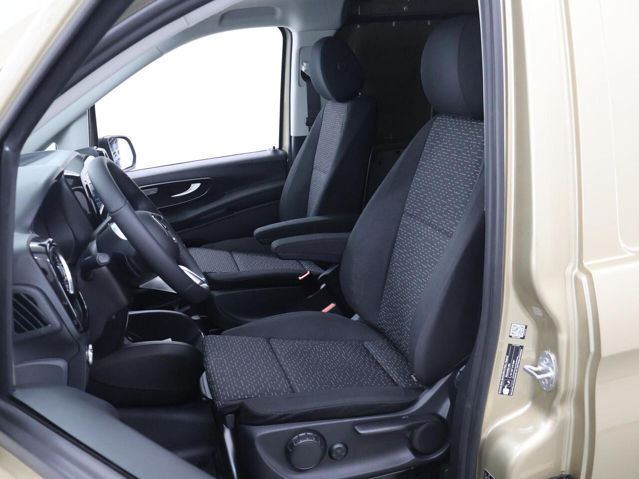 Mercedes-Benz VITO eVito Bestelwagen 112 L2 66 kWh | MultiBeam LED | Stoelverwarming | Apple Carplay | Achteruitrijcamera | Airco | Cruise Control |