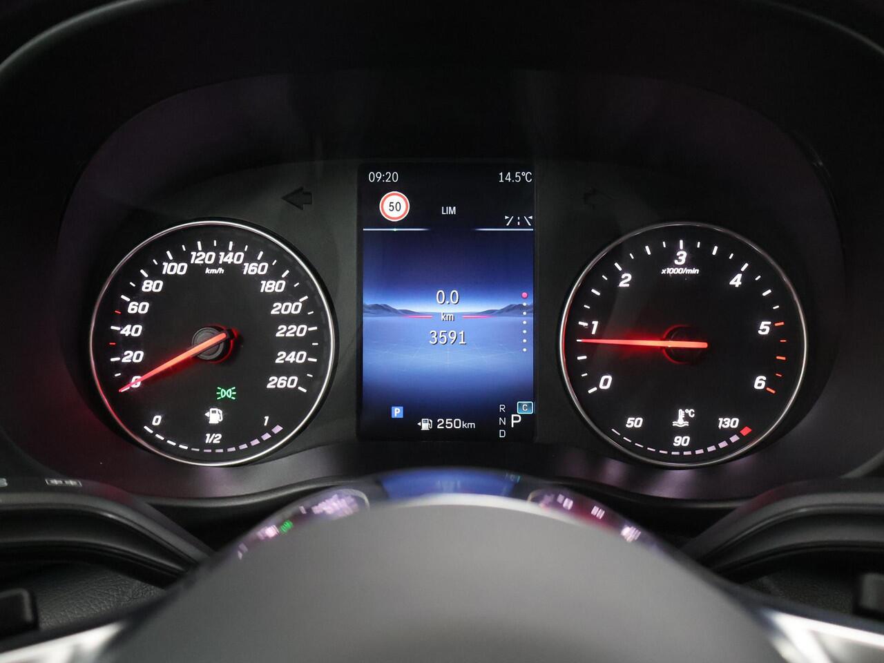 Mercedes-Benz VITO 116 CDI | Aut. | Lang L2 | Pro | LM Velgen | LED Koplampen | Trekhaak | Achterdeuren | 3-zits | Stoelverwarming | Certified