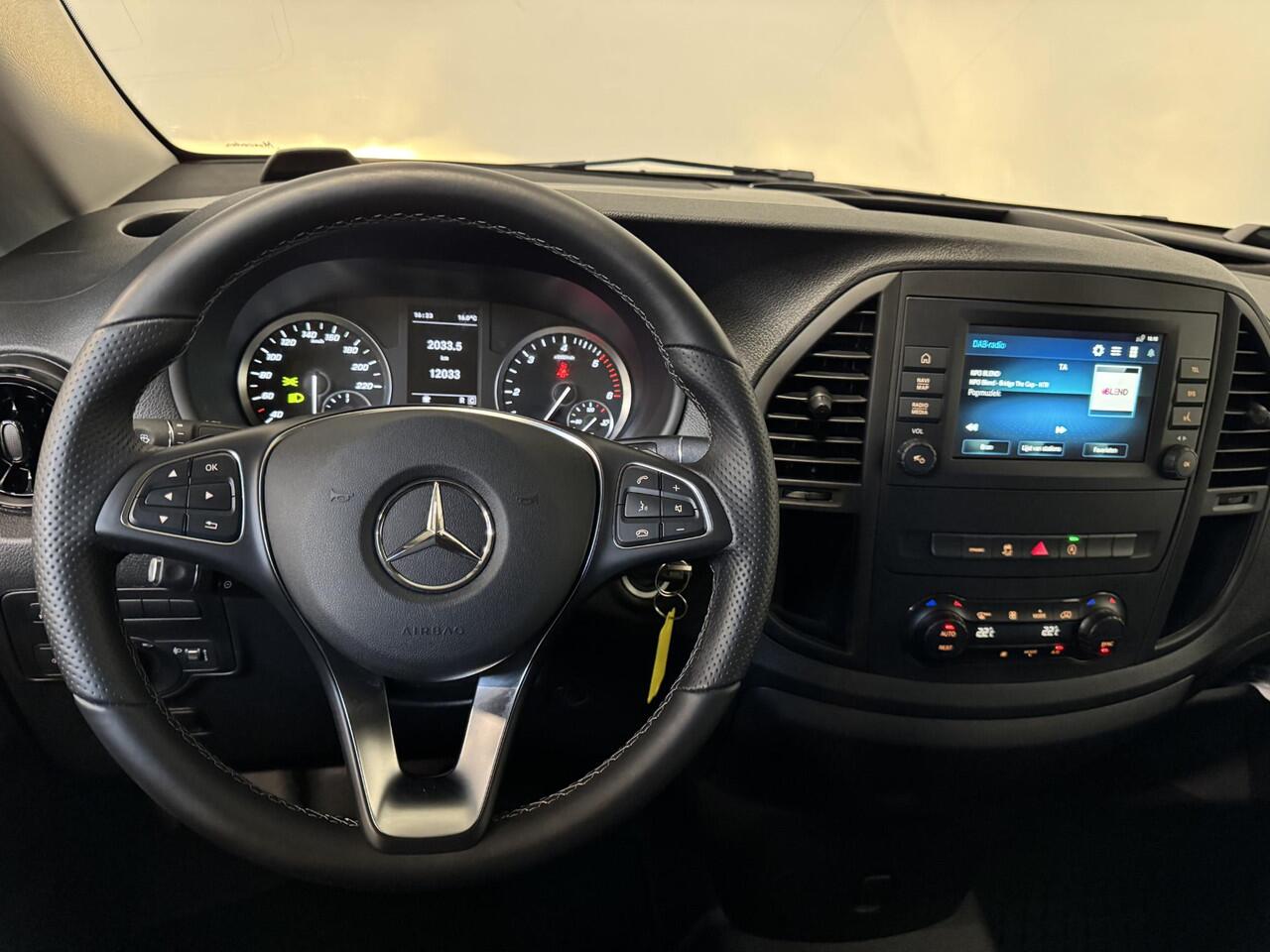 Mercedes-Benz VITO 114 CDI Lang L2 Automaat Apple Carplay Airco Bluetooth Camera Trekhaak Lederen bekleding