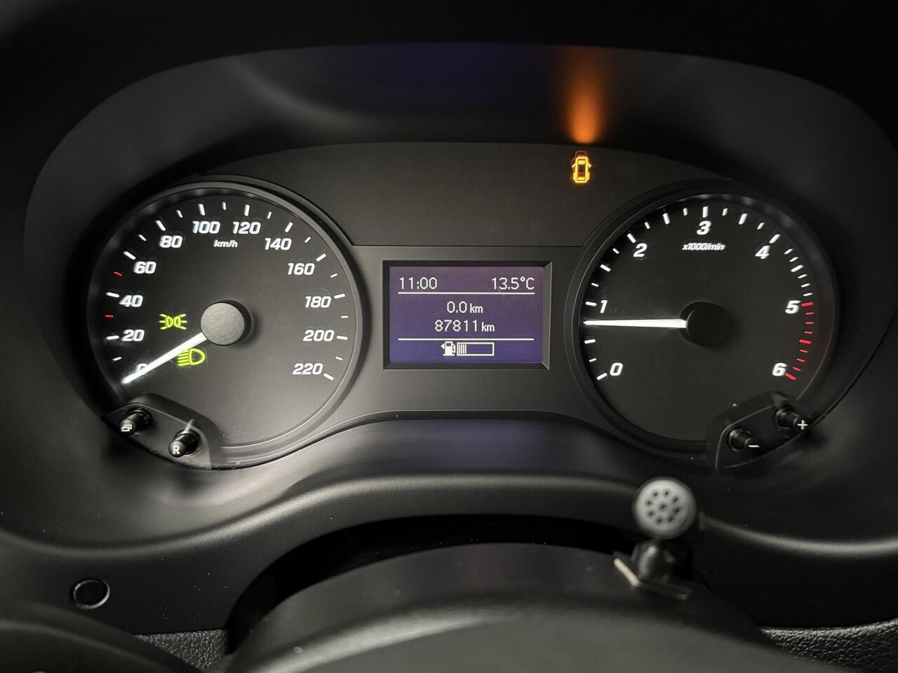 Mercedes-Benz VITO 114CDI Lang | 2xSchuifdeur | Leder | Navigatie | 3-Persoons | Trekhaak | Airco