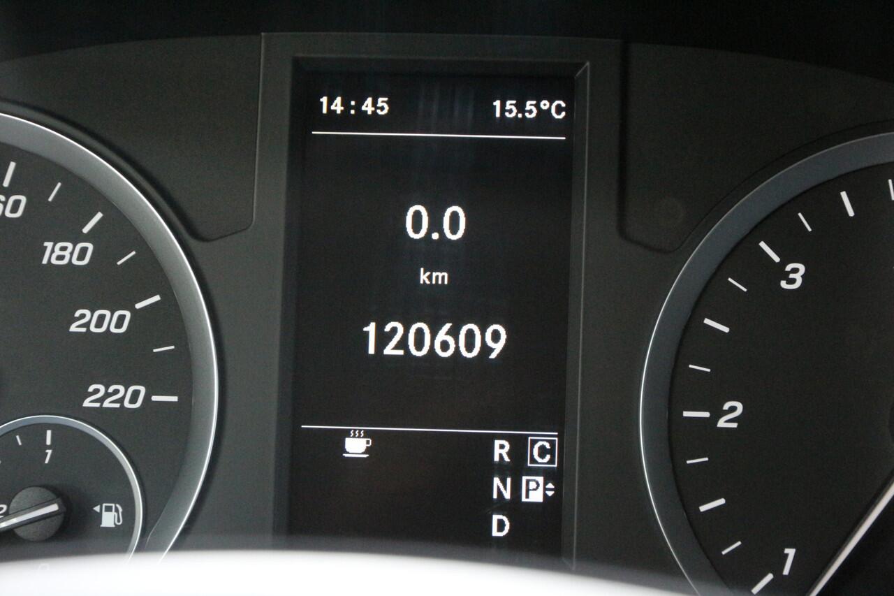 Mercedes-Benz VITO 190PK CDI | DC | L2H1 | 2.5t Trekhaak | Cruise | Airco..