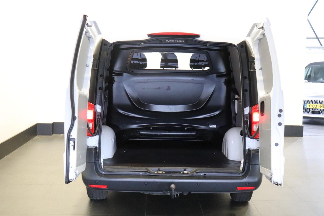 Mercedes-Benz VITO 111 CDI Lang Dubbele Cabine EURO 6 - Airco - Navi - Cruise - ¤ 21.950,- Excl.