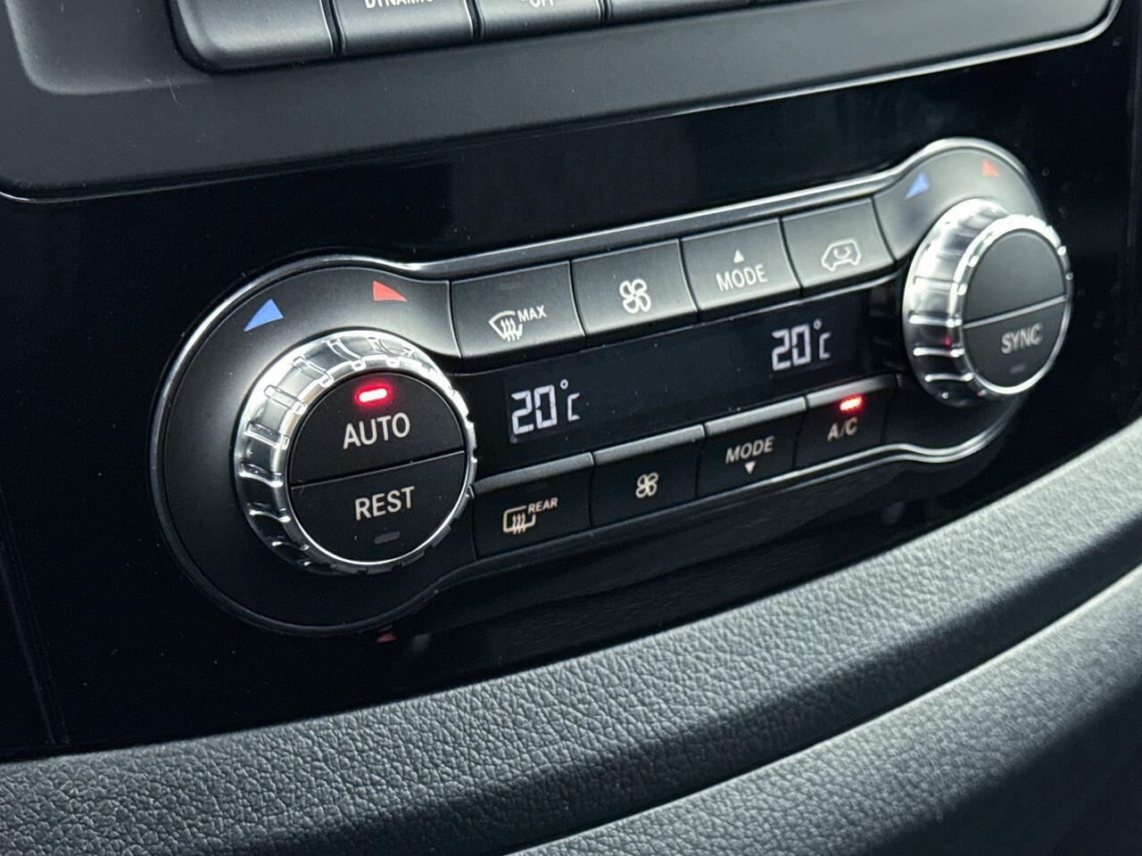 Mercedes-Benz VITO 114 CDI Lang Trekhaak LED Apple Carplay/Android Auto Achteruitrijcamera Cruise Control Betimmering