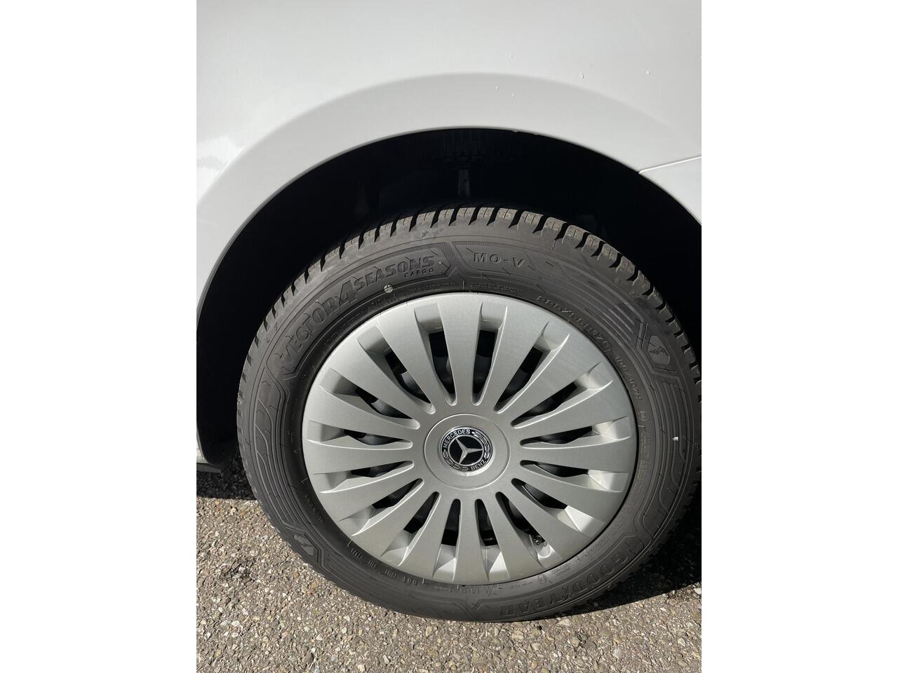 Mercedes-Benz VITO eVito Lang 66 kWh Mercedes-Benz eVito eVito Lang 66 kWh