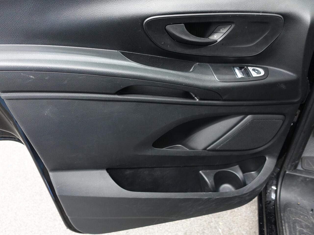 Mercedes-Benz VITO 114 CDI Lang Automaat | Navigatie | Apple Carplay/Android Auto | Airco | Bluetooth | Trekhaak | Parkeer sensoren | Camera