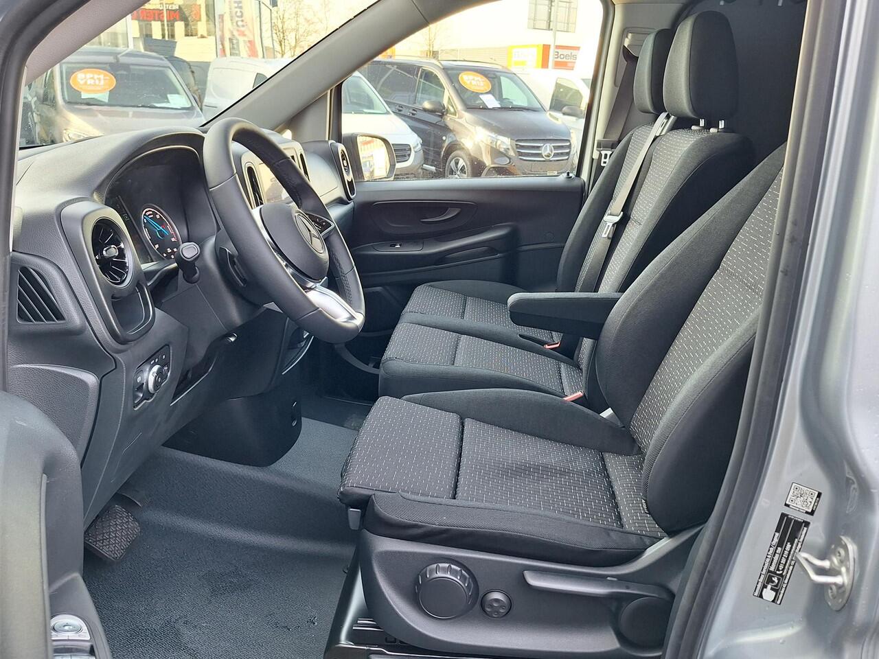 Mercedes-Benz VITO eVito 112 L2 60 kWh Mercedes-Benz eVito eVito 112 L2 66 kWh