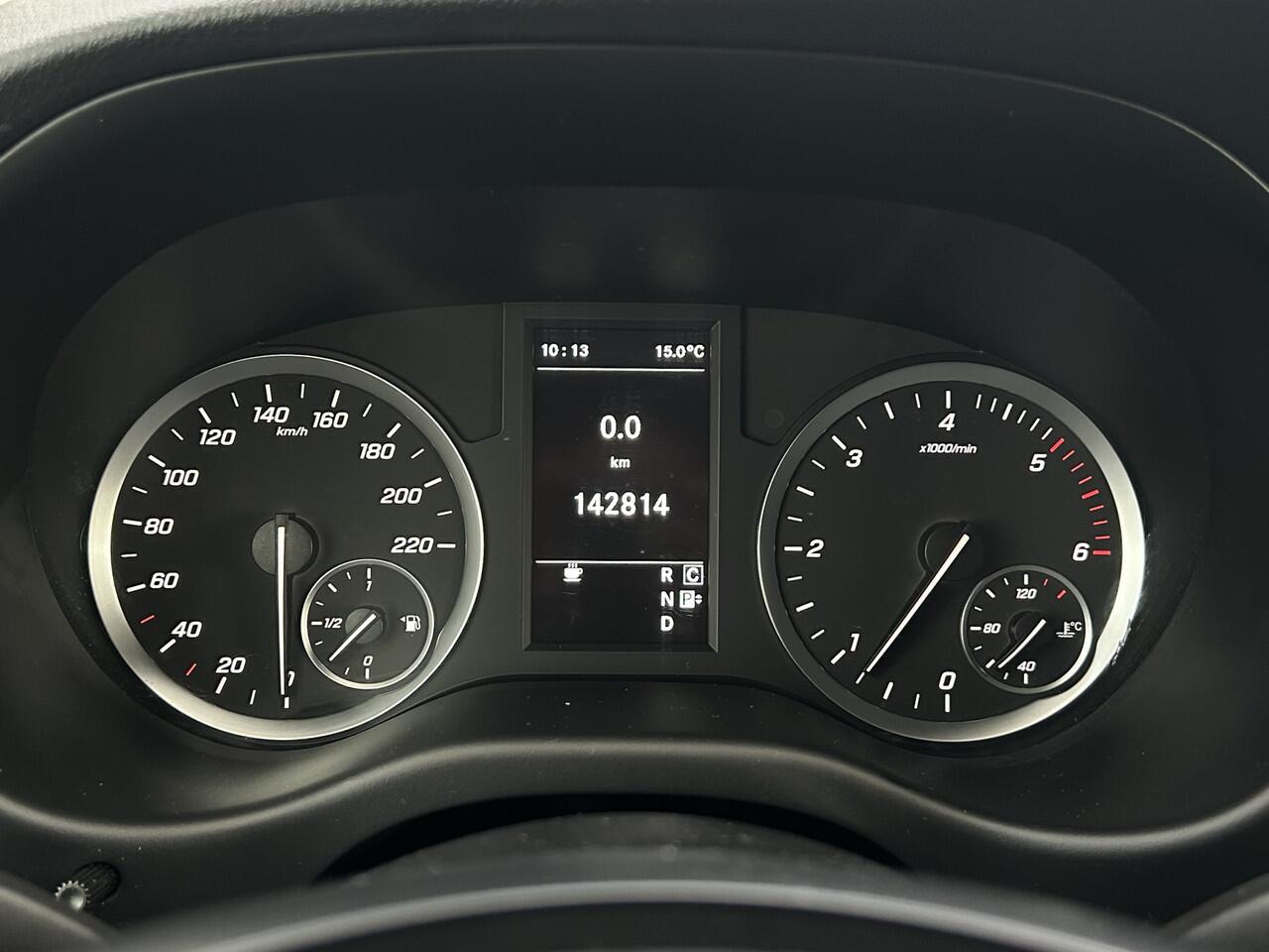 Mercedes-Benz VITO 114 CDI 136 PK AUTOMAAT / L2H1 / 1e EIG. / TREKHAAK / AIRCO / CRUISE / BLUETOOTH / PDC