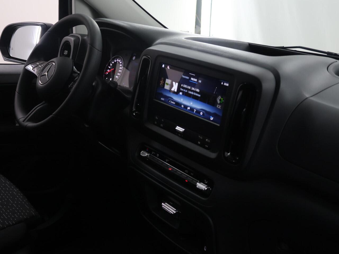 Mercedes-Benz VITO Bestelwagen 114 CDI L2 PRO | Achteruitrijcamera | Climate Control | Trekgewicht 2500 kg | Bumper en stootlijsten carrosseriekleur |o |