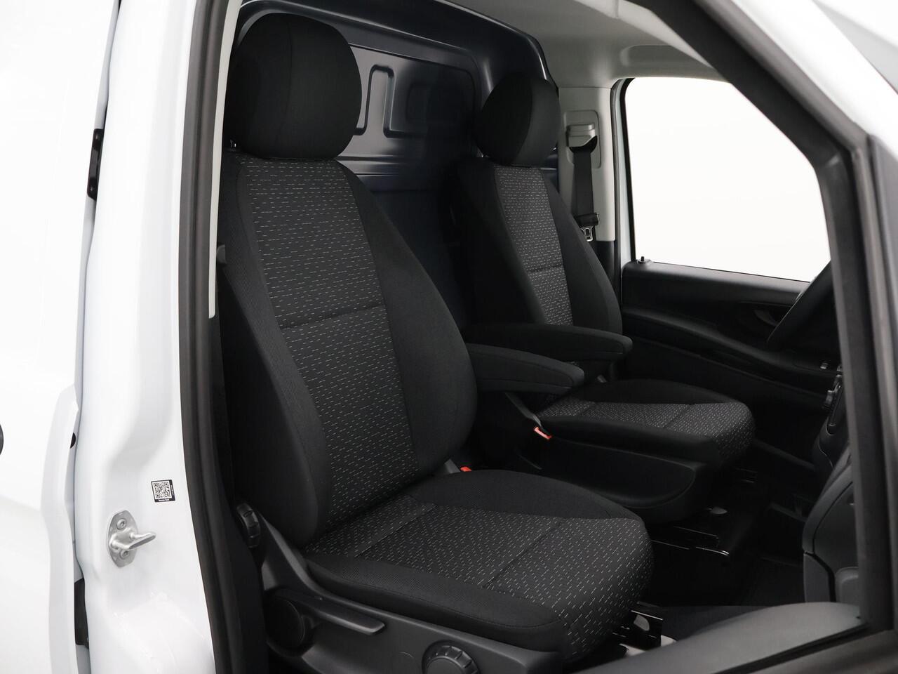 Mercedes-Benz VITO eVito Lang 66 kWh | Stoelverwarming | Navigatie | Achteruitrijcamera | Airco | LED Koplampen | Cruise Control |