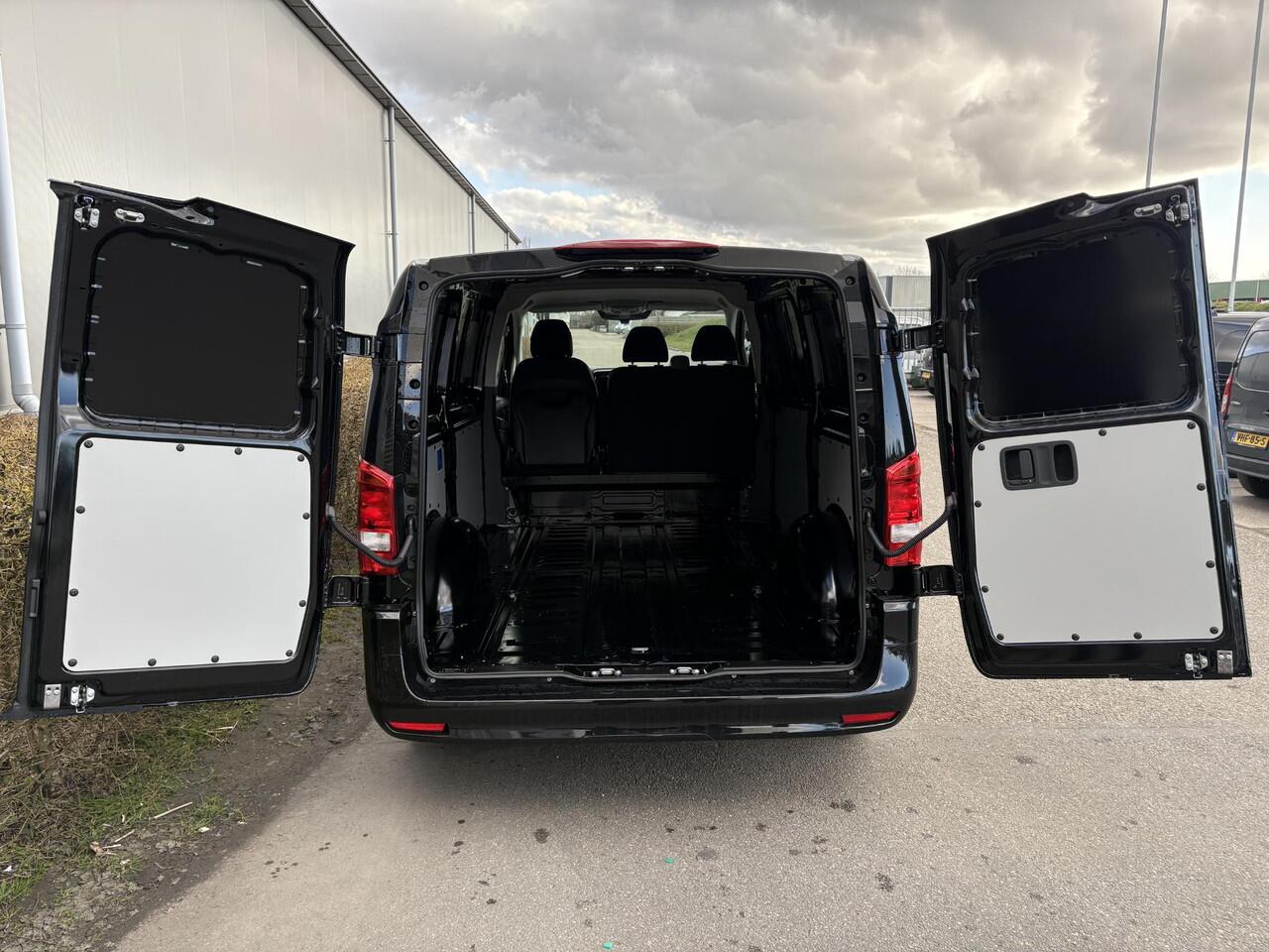 Mercedes-Benz VITO eVito 112 L2 60 kWh Mercedes-Benz eVito eVito 112 L2 66 kWh