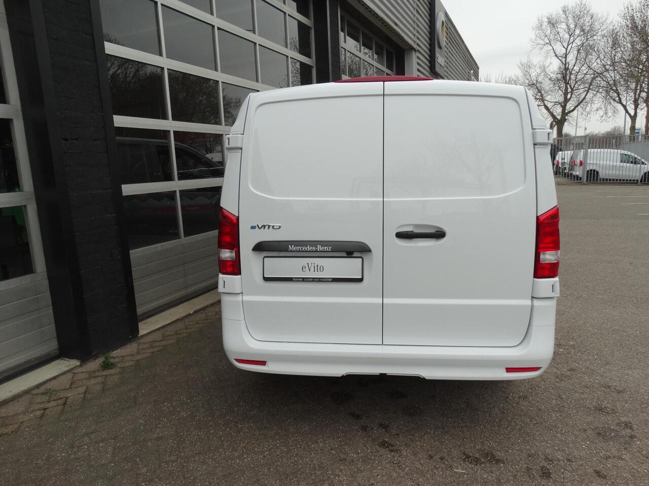 Mercedes-Benz VITO eVito 112 L2 60 kWh Mercedes-Benz eVito eVito 112 L2 66 kWh
