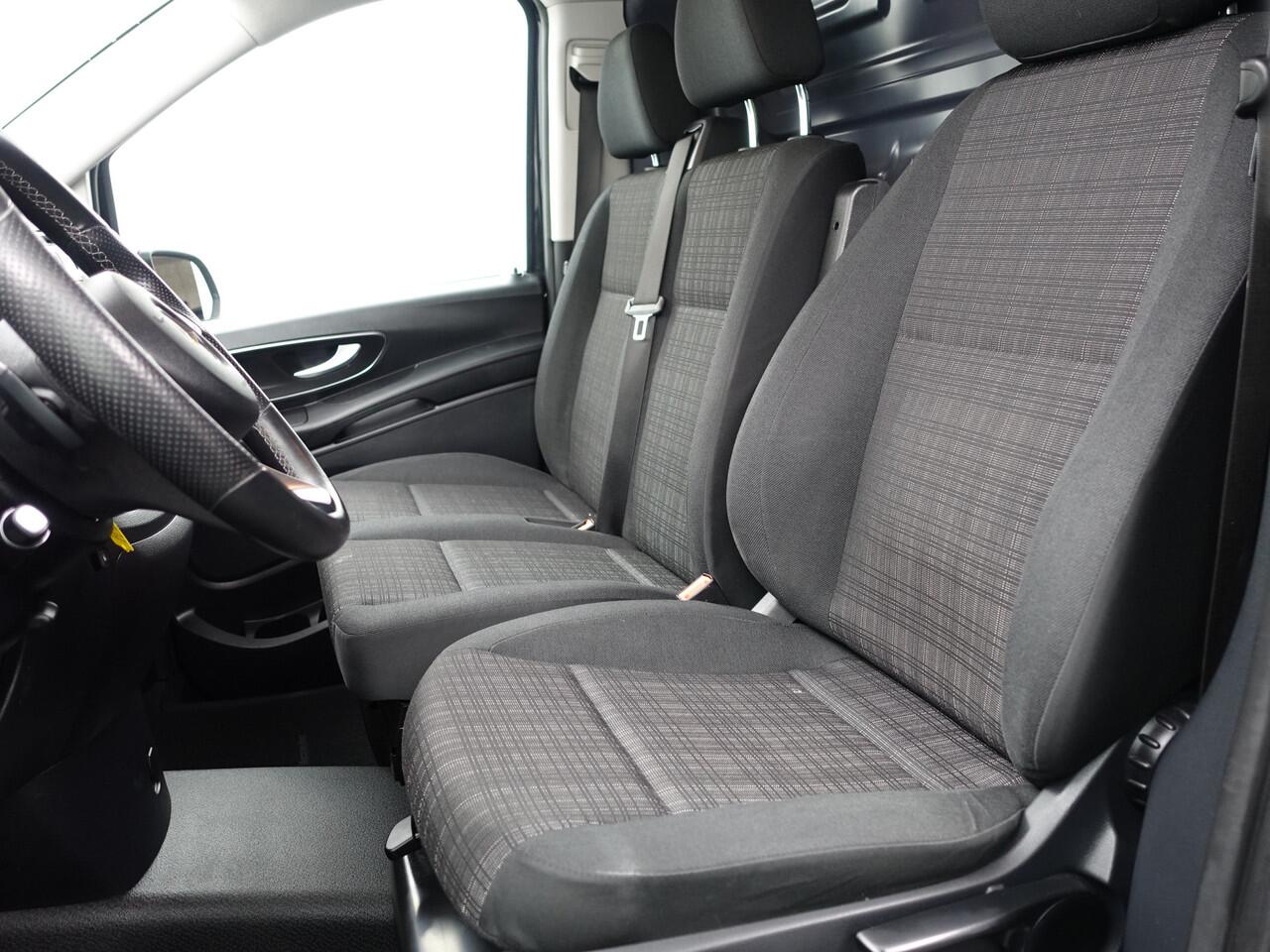 Mercedes-Benz VITO 116 CDI Lang AMG line Automaat 3 persoons I Facelift model I Xenon I Sidebars I LMV