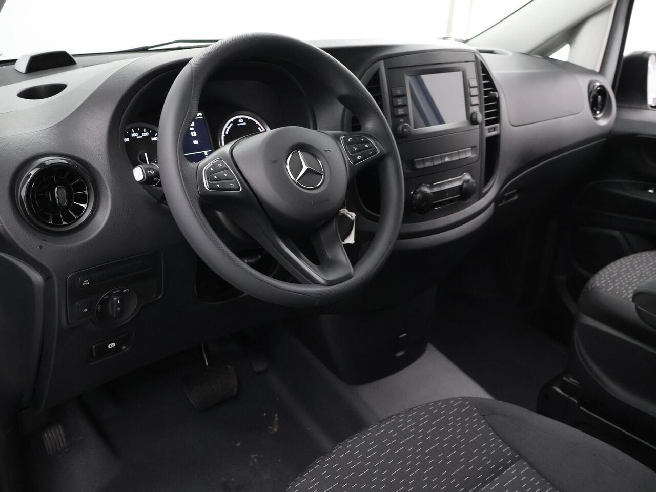 Mercedes-Benz VITO eVito Lang 66 kWh | Stoelverwarming | Navigatie | Achteruitrijcamera | Airco | LED Koplampen | Cruise Control |