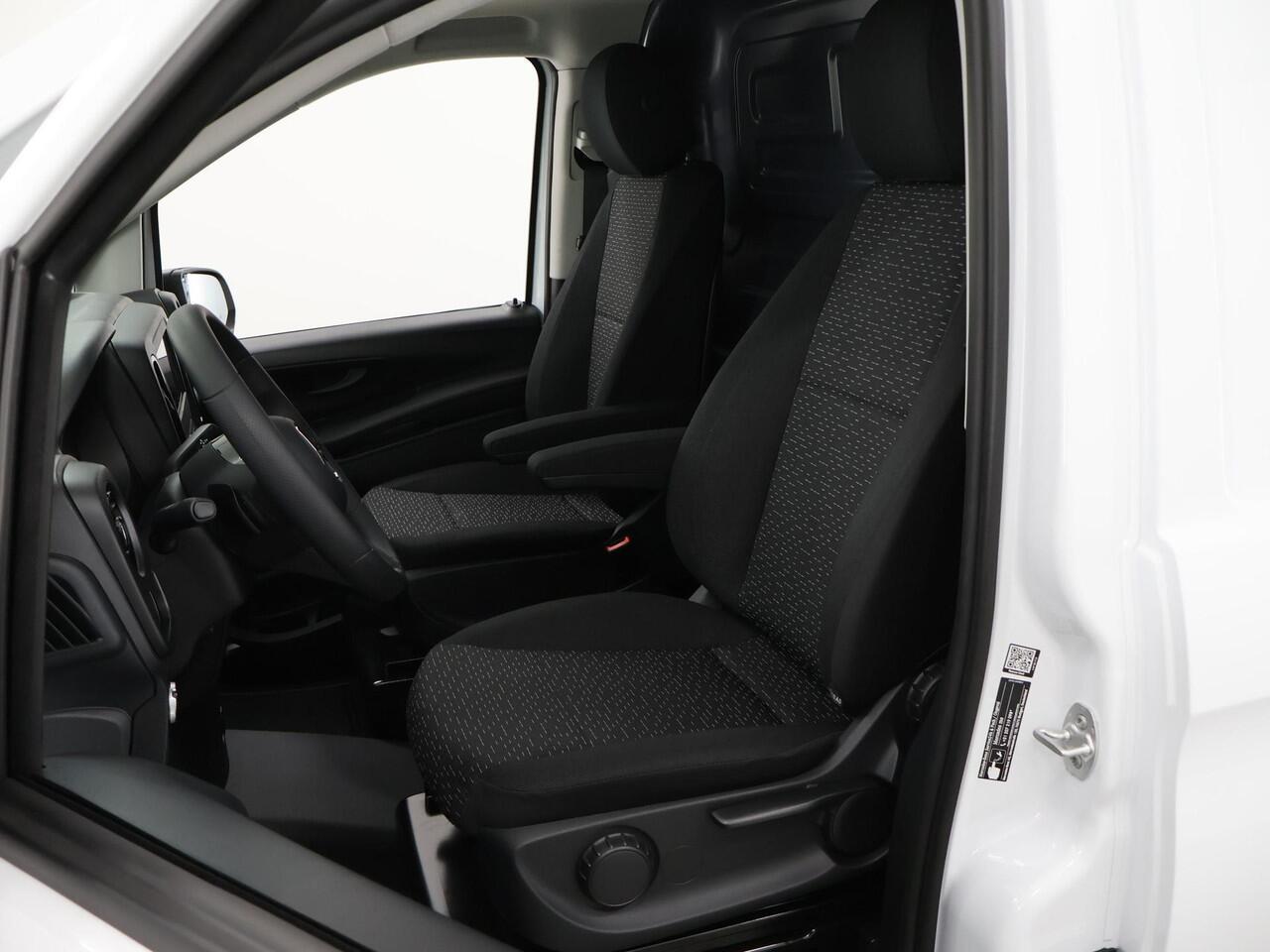 Mercedes-Benz VITO eVito 112 Bestelwagen L2 66 kWh | Snelladen | Dodehoekassistent | Achteruitrijcamera | Comfortbestuurdersstoel | Cruisecontrol |