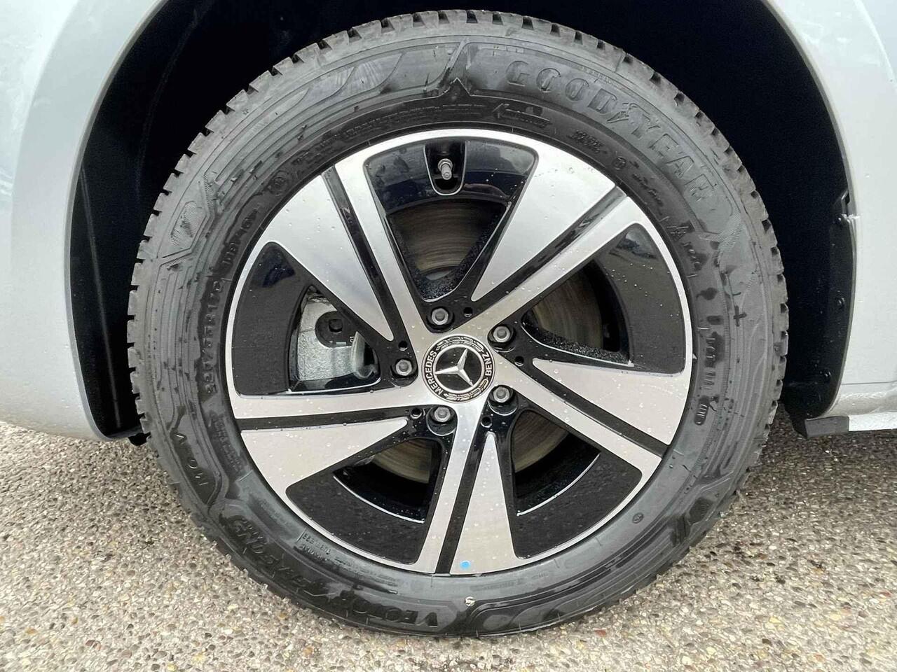 Mercedes-Benz VITO eVito 112 L2 60 kWh Mercedes-Benz eVito eVito 112 L2 66 kWh