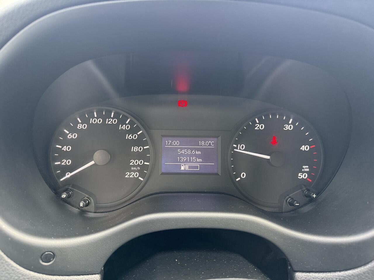 Mercedes-Benz VITO 111 CDI Functional Lang | Airco | Sidebars | Bijrijdersbank | Trekhaak |